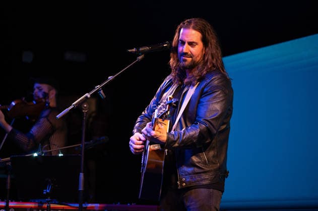 Andres Suarez Performs at the Circo Price - 25 Feb 2026 The singer Andres Suarez performs during his performance festival at the Circo Price on February 25, 2026, in Madrid, Spain Madrid Spain Copyright: xAtilanoxGarciax xSOPAxImagesx photos06589