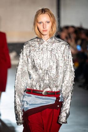 Mailand Fashion Week, N°21 Modenschau NÂ°21 fashion show during the Milan Fashion Week - Womenswear Fall Winter 2026 2027 in Milan, Italy, on 25 February 2026. A model walks the runway at NÂ°21 fashion show during the Milan Fashion Week - Womenswear Fall Winter 2026 2027 in Milan, Italy, on 25 February 2026., Credit:Stefano Costantino TTL Avalon Italy, Milan  Copyright: xStefanoxCostantinoxTTLx xAvalonx 1078270277