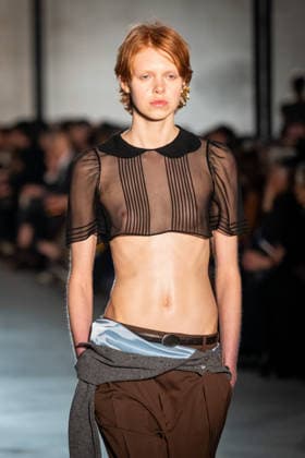 Mailand Fashion Week, N°21 Modenschau NÂ°21 fashion show during the Milan Fashion Week - Womenswear Fall Winter 2026 2027 in Milan, Italy, on 25 February 2026. A model walks the runway at NÂ°21 fashion show during the Milan Fashion Week - Womenswear Fall Winter 2026 2027 in Milan, Italy, on 25 February 2026., Credit:Stefano Costantino TTL Avalon Italy, Milan  Copyright: xStefanoxCostantinoxTTLx xAvalonx 1078270464