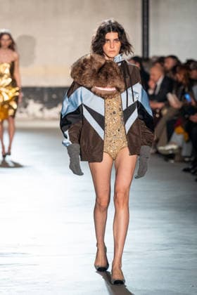 Mailand Fashion Week, N°21 Modenschau NÂ°21 fashion show during the Milan Fashion Week - Womenswear Fall Winter 2026 2027 in Milan, Italy, on 25 February 2026. A model walks the runway at NÂ°21 fashion show during the Milan Fashion Week - Womenswear Fall Winter 2026 2027 in Milan, Italy, on 25 February 2026., Credit:Stefano Costantino TTL Avalon Italy, Milan  Copyright: xStefanoxCostantinoxTTLx xAvalonx 1078270505