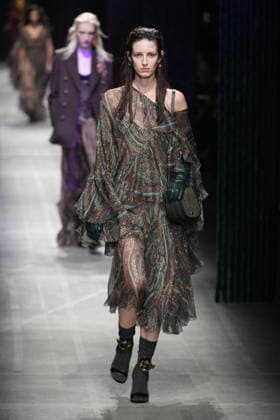 Mailand Fashion Week, Etro Modenschau #2 Milano Fashion Week - Women F W 26-27 Etro Fashion Show Catwalk Milan, Italy Milano Fashion Week - Women F W 26-27 Etro Fashion Show Catwalk Milan, Italy 25th February 2026 SGPItalia id 134530_002 * Not Exclusive  Copyright: xMarcoxErbax