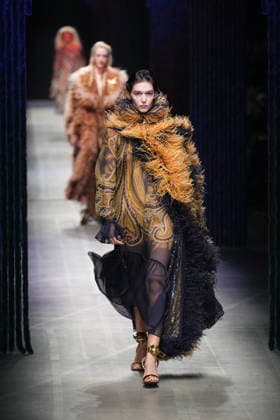 Mailand Fashion Week, Etro Modenschau #2 Milano Fashion Week - Women F W 26-27 Etro Fashion Show Catwalk Milan, Italy Milano Fashion Week - Women F W 26-27 Etro Fashion Show Catwalk Milan, Italy 25th February 2026 SGPItalia id 134530_002 * Not Exclusive  Copyright: xMarcoxErbax