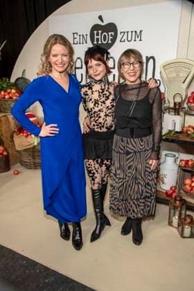 abb Diana Staehly, Carlotta Truman und Gitta Schweighoefer bei der Premiere der neuen SAT 1 Daily TV Serie Ein Hof zum Verlieben im Kino Zoopalast am Mittwoch 25. 02.2026 in Berlin Berlin Deutschland