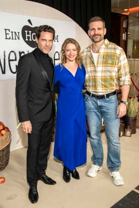 abb Stephan Kaefer, Diana Staehly und Moritz Otto bei der Premiere der neuen SAT 1 Daily TV Serie Ein Hof zum Verlieben im Kino Zoopalast am Mittwoch 25. 02.2026 in Berlin Berlin Deutschland