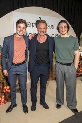 abb Michel Ben Seidel, Markus Ertelt und Nikolaus Lessky bei der Premiere der neuen SAT 1 Daily TV Serie Ein Hof zum Verlieben im Kino Zoopalast am Mittwoch 25. 02.2026 in Berlin Berlin Deutschland