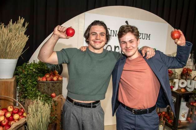abb Nikolaus Lessky und Michel Ben Seidel bei der Premiere der neuen SAT 1 Daily TV Serie Ein Hof zum Verlieben im Kino Zoopalast am Mittwoch 25. 02.2026 in Berlin Berlin Deutschland