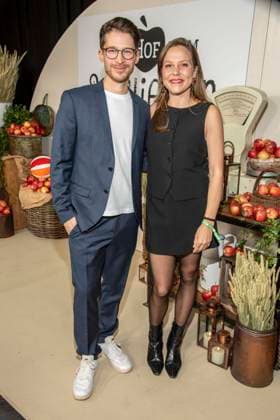 abb Oliver Bender und Franziska van der Heide bei der Premiere der neuen SAT 1 Daily TV Serie Ein Hof zum Verlieben im Kino Zoopalast am Mittwoch 25. 02.2026 in Berlin Berlin Deutschland