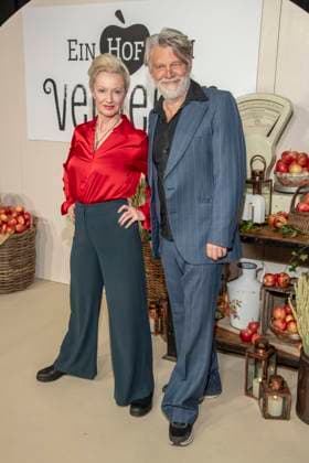 abb Katharina Hoffmann mit Volker Meyer Drabisch bei der Premiere der neuen SAT 1 Daily TV Serie Ein Hof zum Verlieben im Kino Zoopalast am Mittwoch 25. 02.2026 in Berlin Berlin Deutschland
