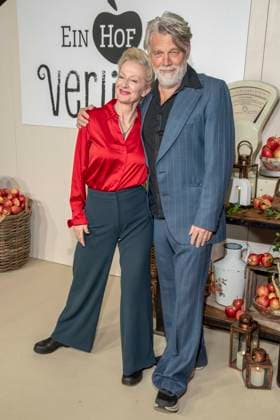 abb Katharina Hoffmann mit Volker Meyer Drabisch bei der Premiere der neuen SAT 1 Daily TV Serie Ein Hof zum Verlieben im Kino Zoopalast am Mittwoch 25. 02.2026 in Berlin Berlin Deutschland