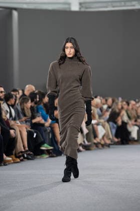 Milano Fashion Week - Women F W 26-27 Max Mara fashion show Catwalk Milan, Italy Milano Fashion Week - Women F W 26-27 Max Mara fashion show Catwalk Milan, Italy 26th February 2026 SGPItalia id 134533_002 * Not Exclusive  Copyright: xJohnnyxDallaxLibera SGPx