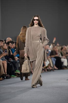 Milano Fashion Week - Women F W 26-27 Max Mara fashion show Catwalk Milan, Italy Milano Fashion Week - Women F W 26-27 Max Mara fashion show Catwalk Milan, Italy 26th February 2026 SGPItalia id 134533_002 * Not Exclusive  Copyright: xJohnnyxDallaxLibera SGPx