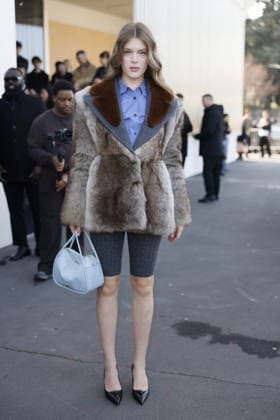 MFW - Prada Outside Guest at the Prada fashion show during the Milan Womenswear Fall Winter 2026 2027 Fashion Week on February 26, 2026 in Milan, Italy. Photo by Marco Piovanotto ABACAPRESS.COM Milan Italy  Copyright: xPiovanottoxMarco ABACAx