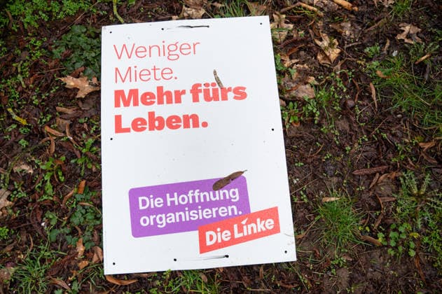 Landtagswahl Trier in Rheinland-Pfalz, Deutschland, Wahlplakat mit Werbung für den Kandidaten einer politischen Partei, Wahlkampf *** State election Trier in Rhineland Palatinate, Germany, Election poster with Advertising for the Candidates a political Party, Election campaign 1133606027