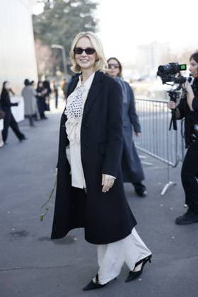 MFW - Prada Outside Carey Mulligan at the Prada fashion show during the Milan Womenswear Fall Winter 2026 2027 Fashion Week on February 26, 2026 in Milan, Italy. Photo by Marco Piovanotto ABACAPRESS.COM Milan Italy  Copyright: xPiovanottoxMarco ABACAx