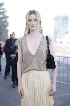 MFW - Prada Outside Sarah Pidgeon at the Prada fashion show during the Milan Womenswear Fall Winter 2026 2027 Fashion Week on February 26, 2026 in Milan, Italy. Photo by Marco Piovanotto ABACAPRESS.COM Milan Italy  Copyright: xPiovanottoxMarco ABACAx