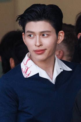 News - Prada - Celebrity Arrivals - Milan Fashion Week - Womenswear Fall Winter 2026 2027 Naravit Lertratkosum aka Pond is seen arriving at the Prada fashion show during the Milan Menswear Fall Winter 2026 2027 Fashion Week on February 26, 2026 in Milan, Italy. Photo: Cinzia Camela. Milan Fondazione Prada Italy Copyright: xCinziaxCamelax xLiveMediax LPN_2317232