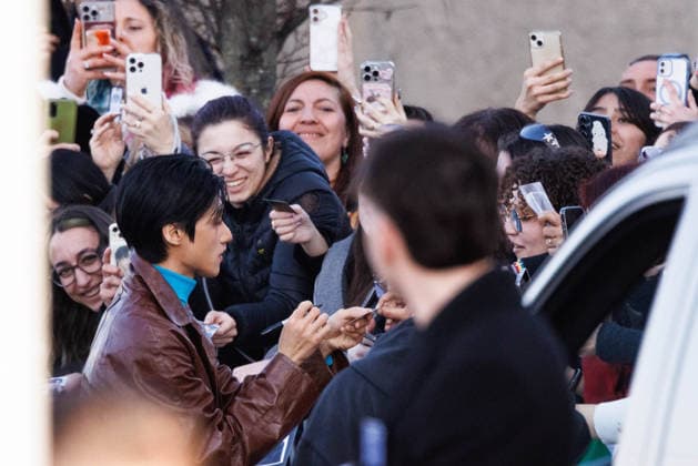 News - Prada - Celebrity Arrivals - Milan Fashion Week - Womenswear Fall Winter 2026 2027 Wooyoung is seen signing autographs at the Prada fashion show during the Milan Menswear Fall Winter 2026 2027 Fashion Week on February 26, 2026 in Milan, Italy. Photo: Cinzia Camela. Milan Fondazione Prada Italy Copyright: xCinziaxCamelax xLiveMediax LPN_2317329