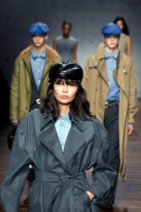 Milan, Women s Fashion Show Emporio Armani  Copyright: xMaurizioxMaulex xipa-agency.netx xMaurizioxMaulex IPA_Agency_IPA72063841