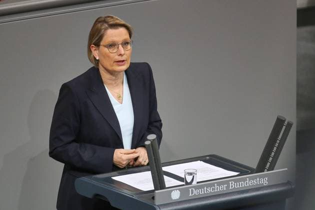 Berlin, Deutschland, 26.02.2026: Deutscher Bundestag: 59. Bundestagssitzung: Bundesministerin der Justiz und für Verbraucherschutz Stefanie Hubig (SPD) *** Berlin, Germany, 26 02 2026 German Bundestag 59 Bundestag session Federal Minister of Justice and Consumer Protection Stefanie Hubig SPD Copyright: xdtsxNachrichtenagenturx dts_108694