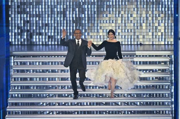 Foto IPP Felice De Martino Sanremo 26 02 2026 76° Festival della canzone italiana Nella foto: Carlo Conti con Laura Pausini - Italy Photo Press World Copyright