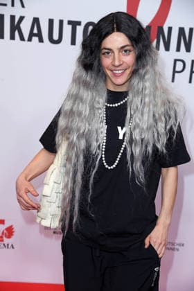 Haiyti beim 17. DEUTSCHEN MUSIKAUTOR*INNENPREIS im The Ritz-Carlton in Berlin am 26.02.2026