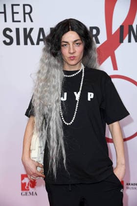 Haiyti beim 17. DEUTSCHEN MUSIKAUTOR*INNENPREIS im The Ritz-Carlton in Berlin am 26.02.2026
