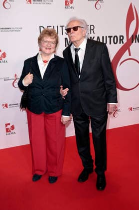 York Höller und Begleitung beim 17. Deutschen Musikautor*innenpreis der GEMA 2026 im Hotel The Ritz-Carlton. Berlin, 26.02.2026