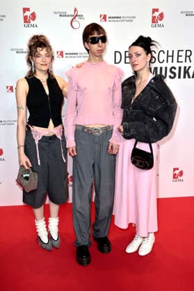 Lotta Kummer, Johann Bonitz und Nina Kummer von Blond beim 17. Deutschen Musikautor*innenpreis der GEMA 2026 im Hotel The Ritz-Carlton. Berlin, 26.02.2026