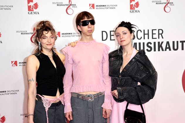 Lotta Kummer, Johann Bonitz und Nina Kummer von Blond beim 17. Deutschen Musikautor*innenpreis der GEMA 2026 im Hotel The Ritz-Carlton. Berlin, 26.02.2026
