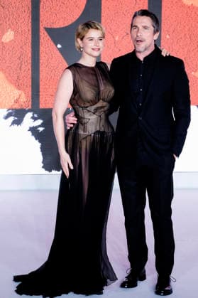 Jessie Buckley und Christian Bale bei der Weltpremiere des Kinofilms The Bride! - Es lebe die Braut im Cineworld Leicester Square. London, 26.02.2026