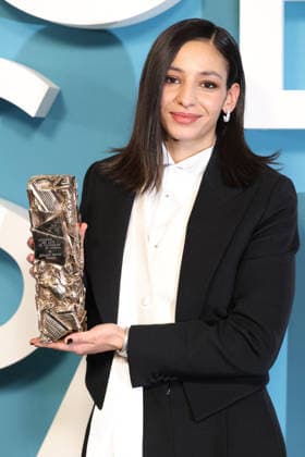 51st Cesar Ceremony Press Room Nadia Melliti poses with the Rising Star Cesar Award during the 51st Cesar Film Awards held at l Olympia on February 26, 2026, in Paris, France. Photo by Jerome Domine ABACAPRESS.COM Paris France  Copyright: xDominexJerome ABACAx