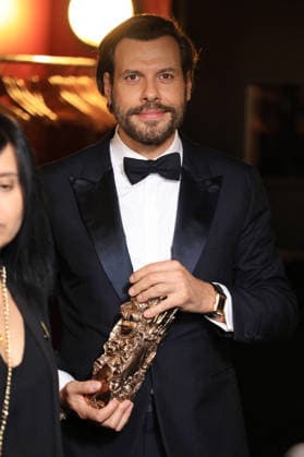 51st Cesar Ceremony Press Room Laurent Lafitte poses with the Best Actor Cesar Award during the 51st Cesar Film Awards held at l Olympia on February 26, 2026, in Paris, France. Photo by Jerome Domine ABACAPRESS.COM Paris France  Copyright: xDominexJerome ABACAx
