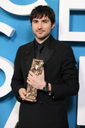 51st Cesar Ceremony Press Room Guillaume Marbeck poses with the Rising Star Cesar Award during the 51st Cesar Film Awards held at l Olympia on February 26, 2026, in Paris, France. Photo by Jerome Domine ABACAPRESS.COM Paris France  Copyright: xDominexJerome ABACAx