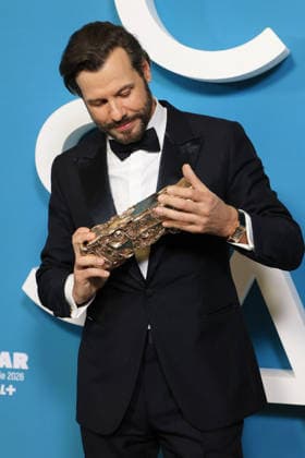 51st Cesar Ceremony Press Room Laurent Lafitte poses with the Best Actor Cesar Award during the 51st Cesar Film Awards held at l Olympia on February 26, 2026, in Paris, France. Photo by Jerome Domine ABACAPRESS.COM Paris France  Copyright: xDominexJerome ABACAx