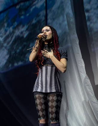 Absolutely performing live at The O2 Arena, London, 26 February 2026 Absolutely performing live at The O2 Arena, London, 26 February 2026 Absolutely (Abby-Lynn Keen) is a British singer-songwriter. Formerly known as à B, she is currently signed to S10 Entertainment and Epic Records. In addition to her work behind the scenes for other artists, Keen is also a solo artist blending R&B, pop, and EDM. Her debut album Cerebrum was released in 23., Credit:Dafydd Owen Avalon United Kingdom, London Copyright: xDafyddxOwenx xAvalonx 1078566276