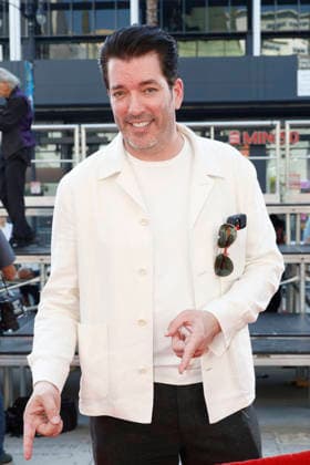 February 26, 2026, Los Angeles, California, USA: Jonathan Scott at a ceremony honoring producer John Davis with hand and foot prints at the TCL Chinese Theatre IMAX. Los Angeles USA - ZUMAg107 20260226_zep_g107_050 Copyright: xNinaxPrommerx