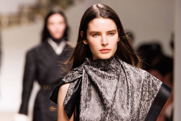 News - Tod s - Runway - Milan Fashion Week - Womenswear Fall Winter 2026 2027 A model walks the runway at the Tod s fashion show during the Milan Fashion Week - Womenswear Fall Winter 2026 2027 on February 27, 2026 in Milan, Italy. Photo: Cinzia Camela. Milan PAC Italy Copyright: xCinziaxCamelax xLiveMediax LPN_2317618
