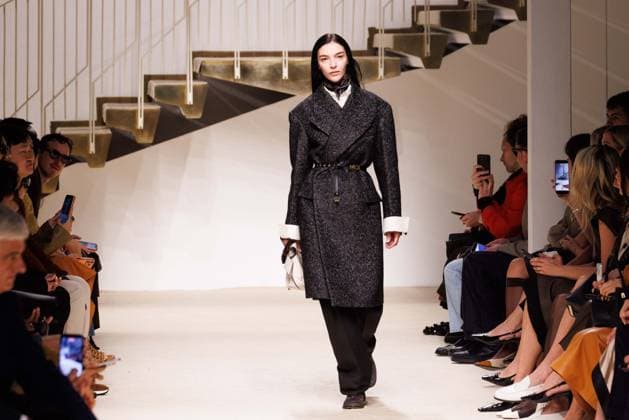 Foto IPP - Cinzia Camela Gruppo Editoriale LiveMedia Milan 27 02 2026 Nella foto: A model walks the runway at the Tod s fashion show during the Milan Fashion Week - Womenswear Fall Winter 2026 2027 on February 27, 2026 in Milan, Italy. Photo: Cinzia Camela. Italy Photo Press - World Copyright Tod s - Runway - Milan Fashion W