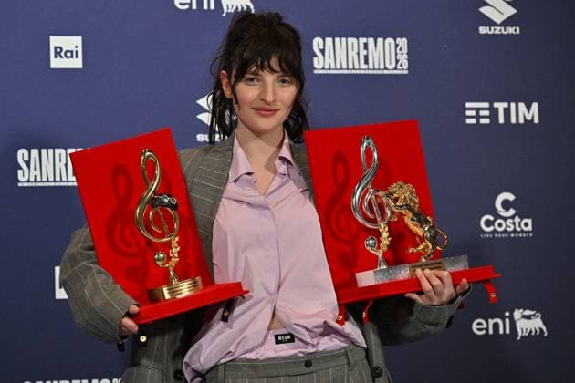 Foto IPP Felice De Martino Sanremo 27 02 2026 76° Festival della canzone italiana Nella foto: la cantante Angelica Bove vincitrice del Premio Sala Stampa Lucio Dalla e del premio della Critica Mia Martini Italy Photo Press World Copyright