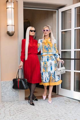 Paris Hilton et sa soeur Nicky Hilton, avant le défilé Gucci, lors de la Fashion Week de Milan MLFW , le 27 février 2026 Tiziano Da Silva Bestimage Paris Hilton and her sister Nicky Hilton, before the Gucci show, during Milan Fashion Week MLFW , on February 27, 2026 Milan Italy  Copyright: xTizianoxDaxSilvax xBestimagexTizianoxDaxSilvax xBestimagex