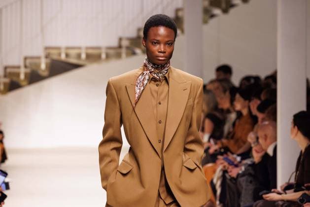 Foto IPP - Cinzia Camela Gruppo Editoriale LiveMedia Milan 27 02 2026 Nella foto: A model walks the runway at the Tod s fashion show during the Milan Fashion Week - Womenswear Fall Winter 2026 2027 on February 27, 2026 in Milan, Italy. Photo: Cinzia Camela. Italy Photo Press - World Copyright Tod s - Runway - Milan Fashion W