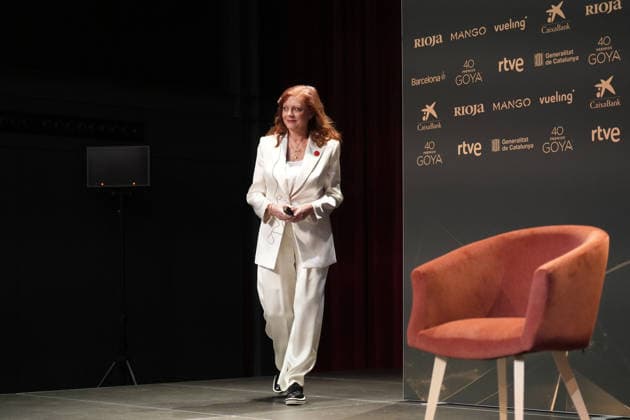 Susan Sarandons press conference in Barcelona The actress awarded with the International Goya, Susan Sarandon, before giving a press conference in Barcelona, on February 27, 2026, in Barcelona, Catalonia Spain Created to recognize personalities who contribute to cinema as an art that unites cultures and spectators from all over the world, The 2026 International Goya is awarded to Susan Sarandon for being one of the most outstanding actresses in Hollywood cinema with a filmography that includes a number of unquestionable masterpieces as well as iconic films that have become popular culture and cult gems remembered by moviegoers around the world for decades, she has been one of the most prominent faces of the most admired Hollywood The Board  Copyright: xDavidxZorrakinox 7325903
