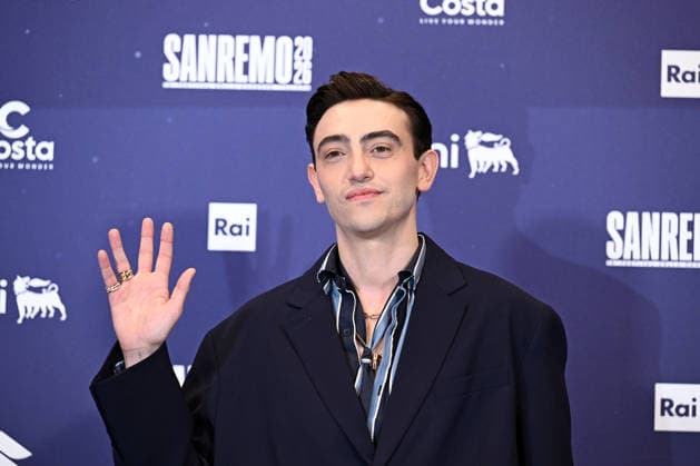 February 27, 2026, Sanremo, Rome, Italy: February 27, 2026, Sanremo. 76th Italian Song Festival. Photocall. Pictured: Michele Bravi. Sanremo Italy  - ZUMAa289 20260227_zia_a289_025 Copyright: xMariaxLauraxAntonellix