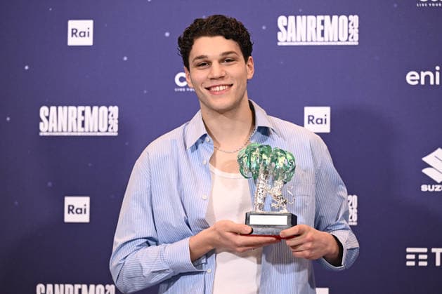 February 27, 2026, Sanremo, Rome, Italy: February 27, 2026, Sanremo. 76th Italian Song Festival. Photocall. Pictured is Nicolo Filippucci, winner of the Newcomers category. Sanremo Italy  - ZUMAa289 20260227_zia_a289_060 Copyright: xMariaxLauraxAntonellix
