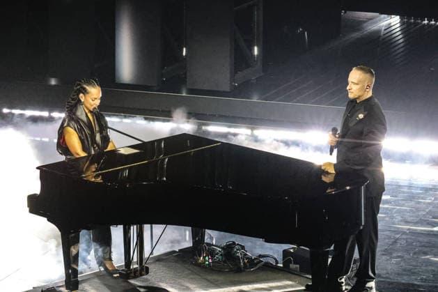 Live Music Show - 76Â° Festival di Sanremo 2026 - 3^ Serata ALICIA KEYS AND EROS RAMAZZOTTI RAF on stage during the third night of the Festival Sanremo during 76Â° Festival di Sanremo 2026 - 3^ Serata , Live Music Show in Sanremo, Italy, February 27 2026 Sanremo Sanremo Italy Copyright: xRenataxRoattinox xLiveMediax LPM_2317878