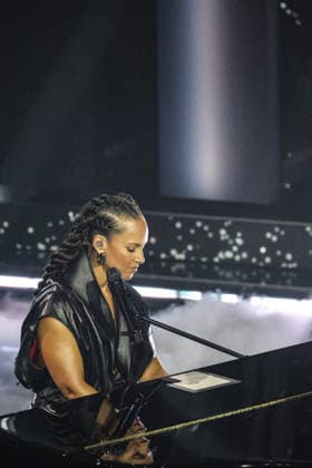 Live Music Show - 76Â° Festival di Sanremo 2026 - 3^ Serata ALICIA KEYS AND EROS RAMAZZOTTI RAF on stage during the third night of the Festival Sanremo during 76Â° Festival di Sanremo 2026 - 3^ Serata , Live Music Show in Sanremo, Italy, February 27 2026 Sanremo Sanremo Italy Copyright: xRenataxRoattinox xLiveMediax LPM_2317875