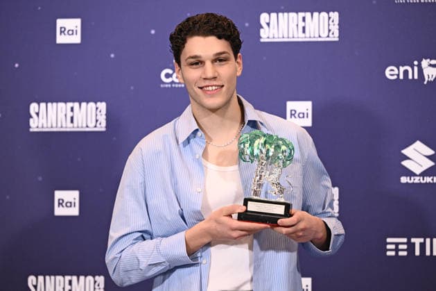 February 27, 2026, Sanremo, Rome, Italy: February 27, 2026, Sanremo. 76th Italian Song Festival. Photocall. Pictured is Nicolo Filippucci, winner of the Newcomers category. Sanremo Italy  - ZUMAa289 20260227_zia_a289_061 Copyright: xMariaxLauraxAntonellix