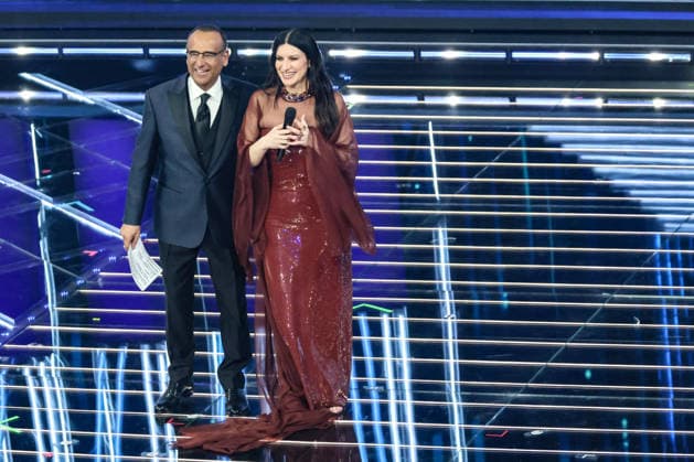 Live Music Show - 76Â° Festival di Sanremo 2026 - 3^ Serata CARLO CONTI AND LAURA PAUSINI on stage during the third night of the Festival Sanremo during 76Â° Festival di Sanremo 2026 - 3^ Serata , Live Music Show in Sanremo, Italy, February 27 2026 Sanremo Sanremo Italy Copyright: xRenataxRoattinox xLiveMediax LPM_2317849