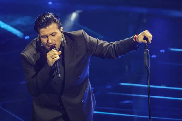 Live Music Show - 76Â° Festival di Sanremo 2026 - 3^ Serata EDDI BROKE on stage during the third night of the Festival Sanremo during 76Â° Festival di Sanremo 2026 - 3^ Serata , Live Music Show in Sanremo, Italy, February 27 2026 Sanremo Sanremo Italy Copyright: xRenataxRoattinox xLiveMediax LPM_2317852