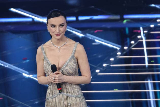 Live Music Show - 76Â° Festival di Sanremo 2026 - 3^ Serata ARISa on stage during the third night of the Festival Sanremo during 76Â° Festival di Sanremo 2026 - 3^ Serata , Live Music Show in Sanremo, Italy, February 27 2026 Sanremo Sanremo Italy Copyright: xRenataxRoattinox xLiveMediax LPM_2317830